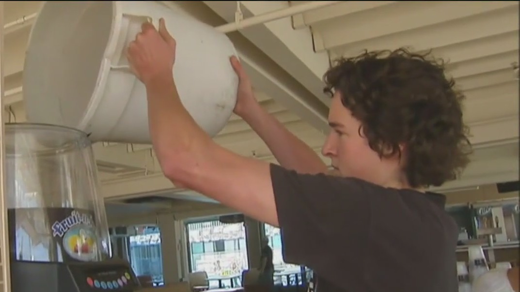 Teen working hours bill advances in Florida